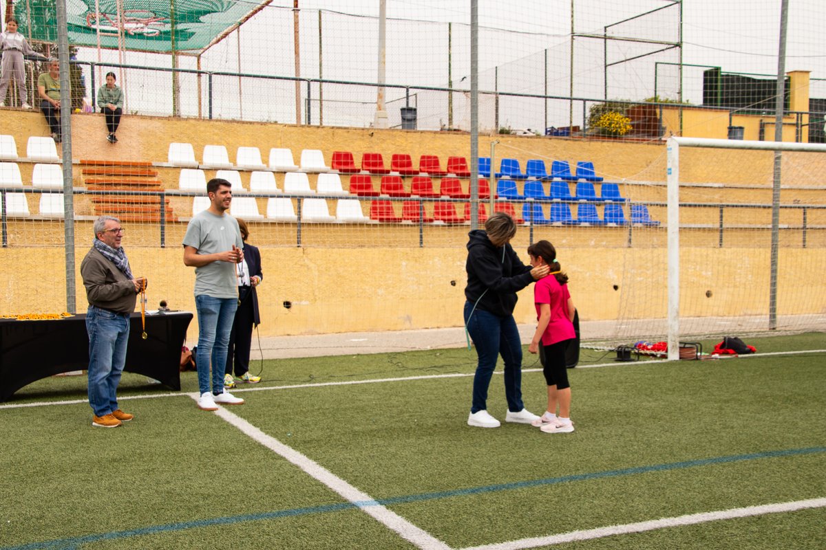 ESPORTS |🏃‍♀️🏃Avui diumenge ha tingut lloc el Cros escolar de #LaBisbalDelPenedès que, un any més, ha comptat amb la col·laboració de la Regidoria d'Esports. Des d'aquí encoratgem els estudiants del municipi i la comarca perquè continuïn practicant activitats físiques i esportives