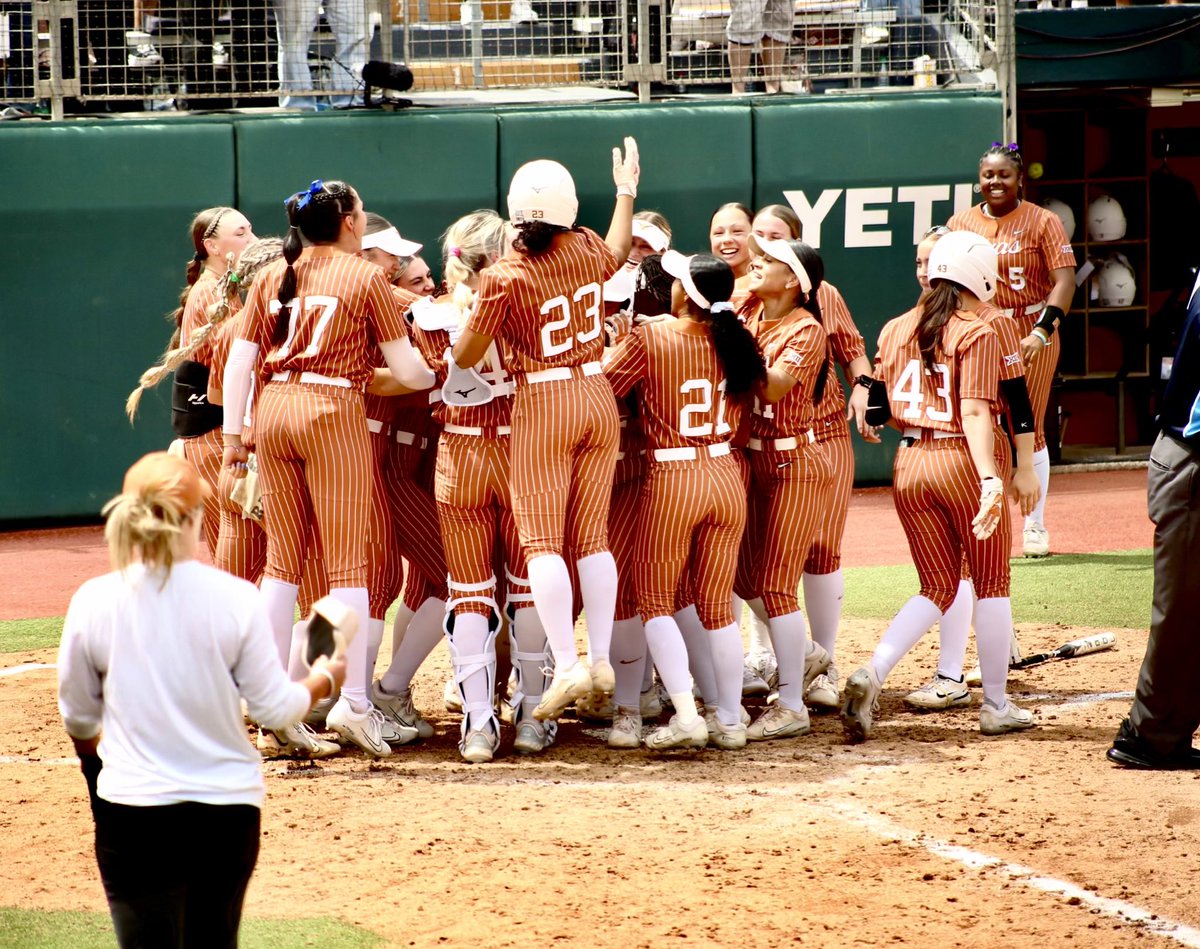 FIRST SERIES WIN OVER OU SINCE 2009 #HookEm