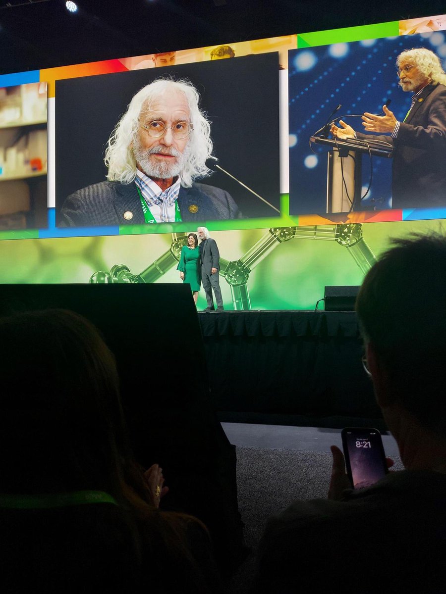 At the opening ceremony of #AACR24, @AACRPres Dr. Phil Greenberg of Fred Hutch discussed how advances in technology combined with basic sciences, translational science and clinical science will make 'quantum leaps in prevention, diagnosis and treatment of #cancer.'