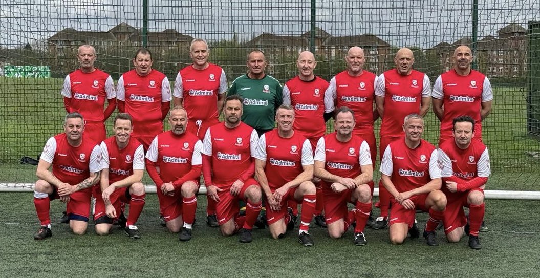 Another good day for the club today with our 5 of our over 50s together with manager Rogan Matthews representing @WalesVets in a 1-1 draw away to England. 🏴󠁧󠁢󠁷󠁬󠁳󠁿Our over 40s also navigated a very tricky tie away to @FFardre in the 40s cup running out 1-0 winners in a very tight game