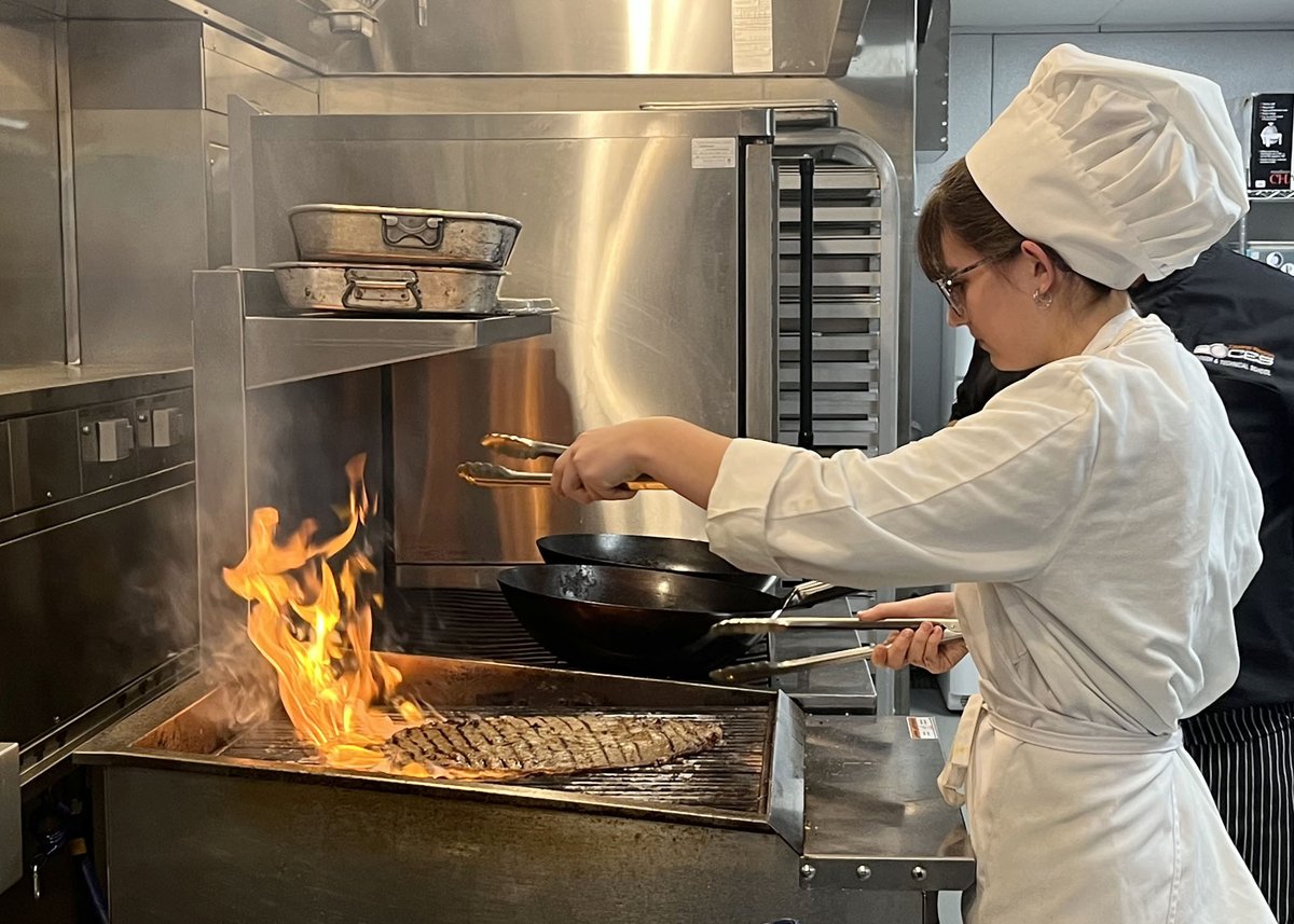 'I am super excited to go to the @CIACulinary. I feel like I am well prepared with the skills I have learned at @CapRegionBOCES.' - Lily Galluccio, a #classof2024 senior from Scotia-Glenville
@CEG_NY @BOCESofNYS @actecareertech @capregchamber