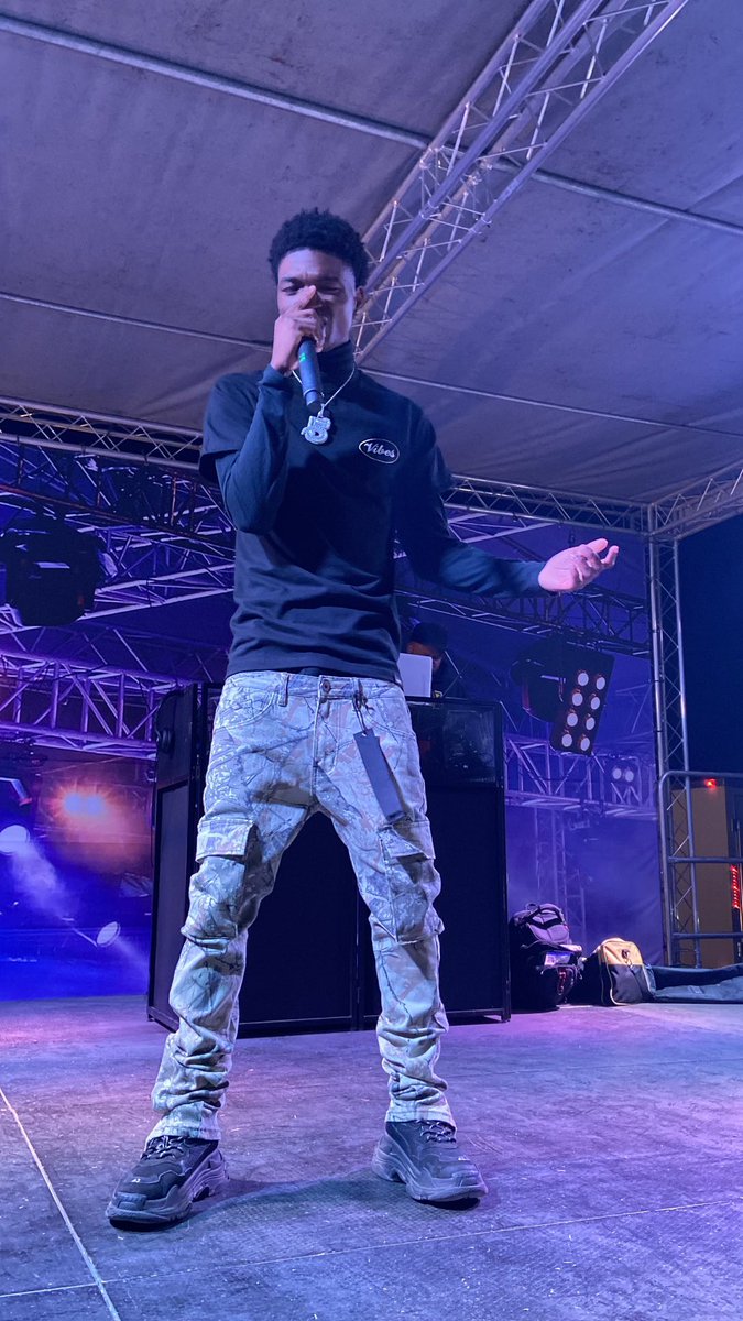 babyatlantadoit's tweet photo. it’s too much money on the floor, you gotta’ get it 🌪️
#upcomingrapper #northcarolina #ncrapper #upcomingartist #fayettevillenc #Raefordnc https://t.co/HCQTDr1lFi