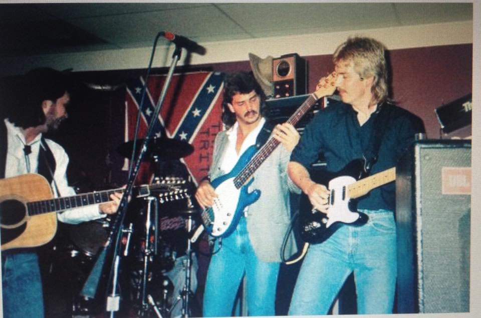 Two photos of @Travistritt and Country Club band in their early days. @CrRedneck123 @sheri_lynn95252 @Middlekens