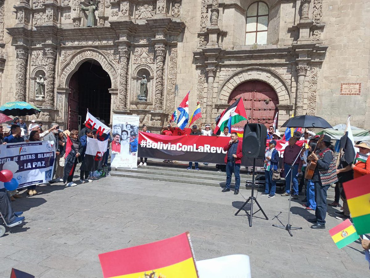 🇨🇺 ¡Cuba no está sola! ¡El pueblo 🇧🇴 boliviano solidario con la Revolución! Actividad hoy domingo en La Paz

Con la participación del Embajador de Cuba en Bolivia, Danilo Sánchez 

#SolidaridadVsBloqueo