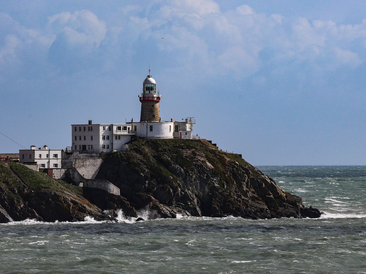 The Baily Lighthouse - photo taken this morning from the Howth Cliff walk ❤️ @VisitDublin @LovinDublin @IrishLights @LoveFingalDub @ThePhotoHour
