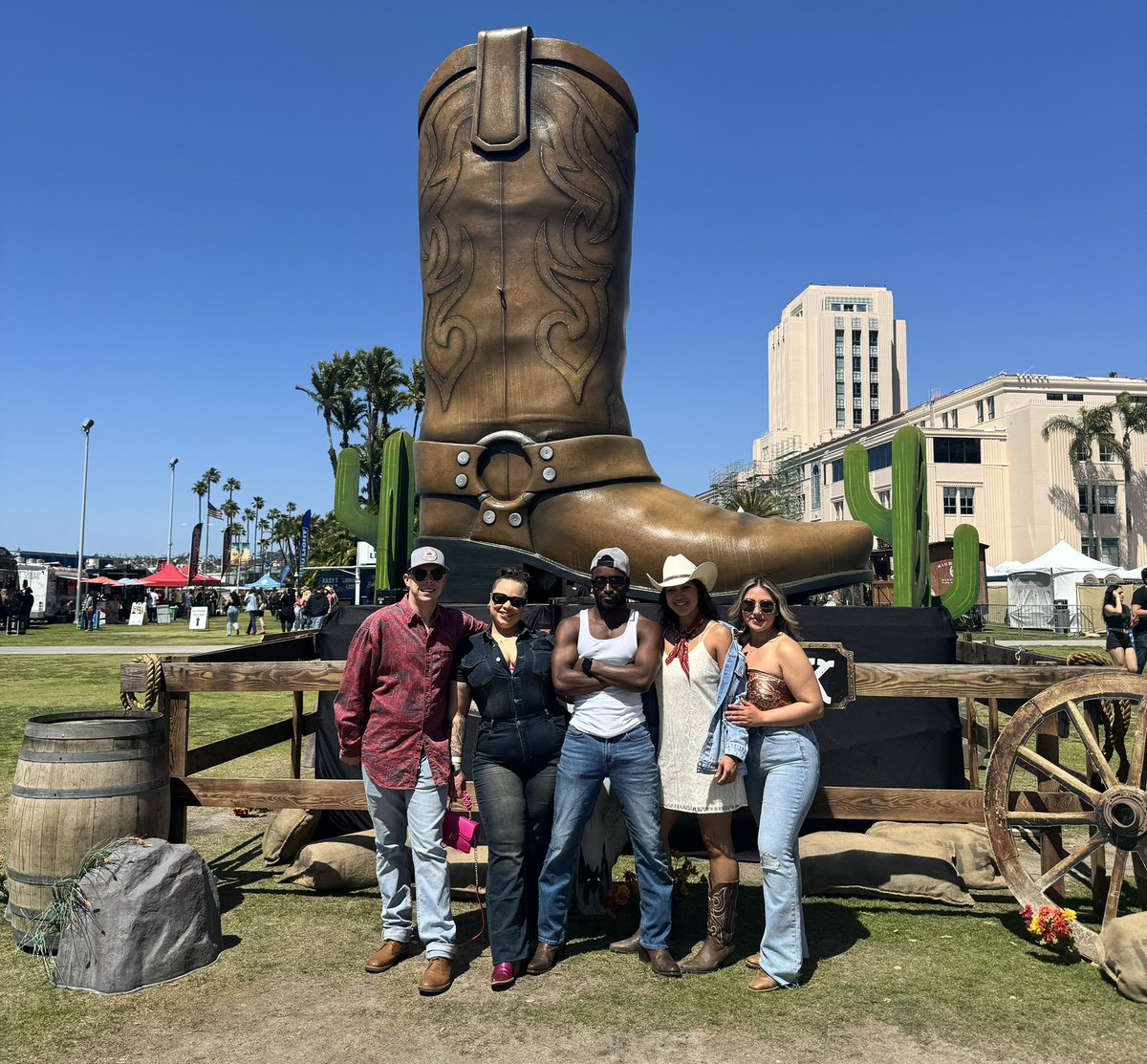 Cowboys and Tequila, Two Things I Don't Chase 😉💕 #bootsinthepark #outside #livingmybestlife #countrymusic #countrymusicfestival