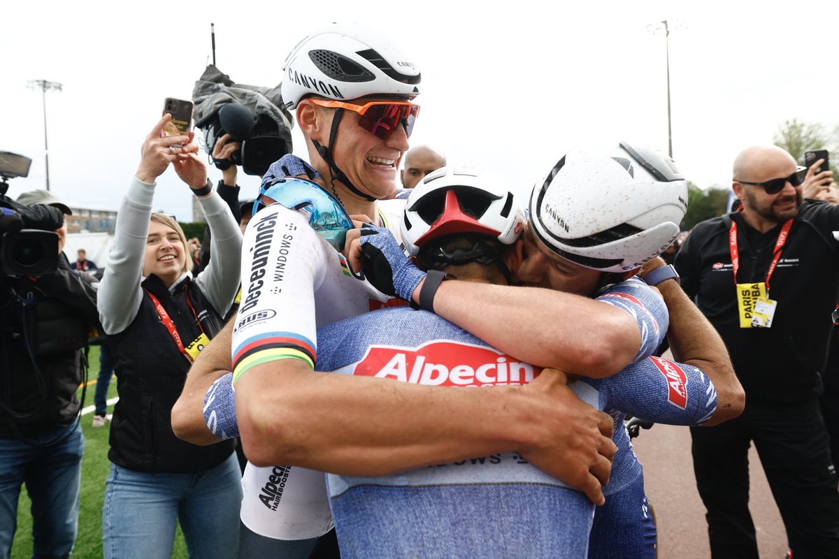 The all-conquering Mapei team of the 1990s finished with all three of their riders on the #ParisRoubaix podium in 1996, 1998 and 1999. With a second 1-2 in as many years, Alpecin-Deceuninck are on course to become the defining team of the current era 📝👇🏼

globalcyclingnetwork.com/racing/feature…