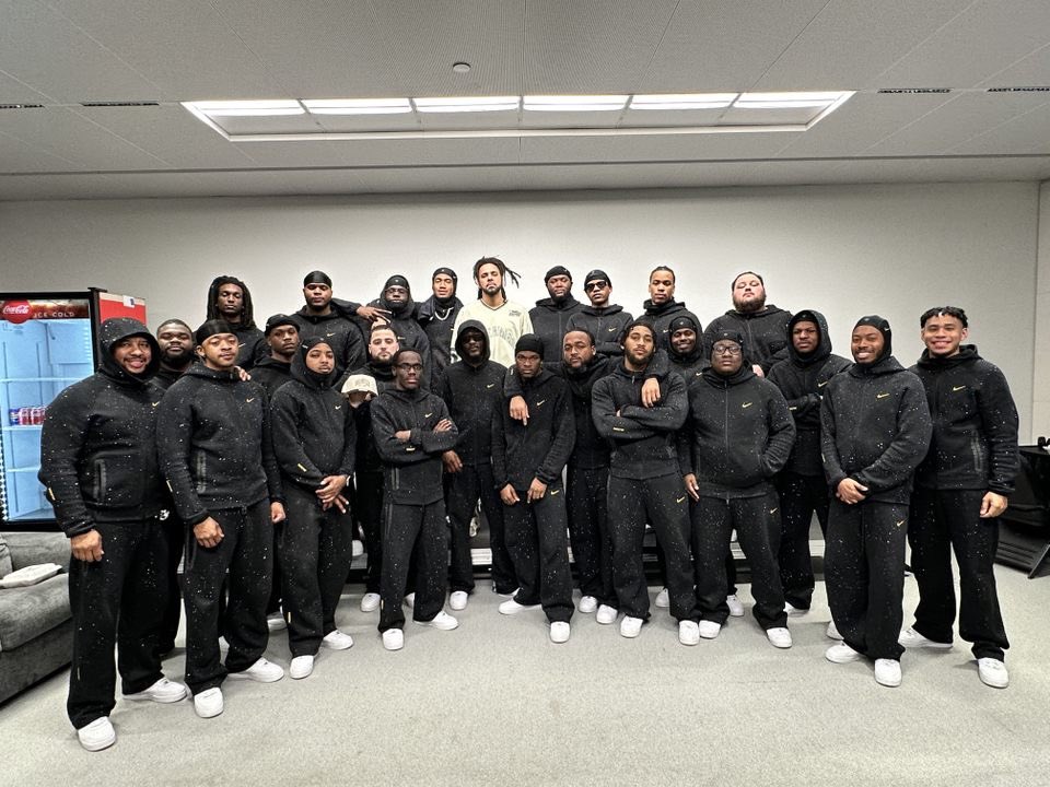 marithekid00's tweet image. OvO🦉🔥