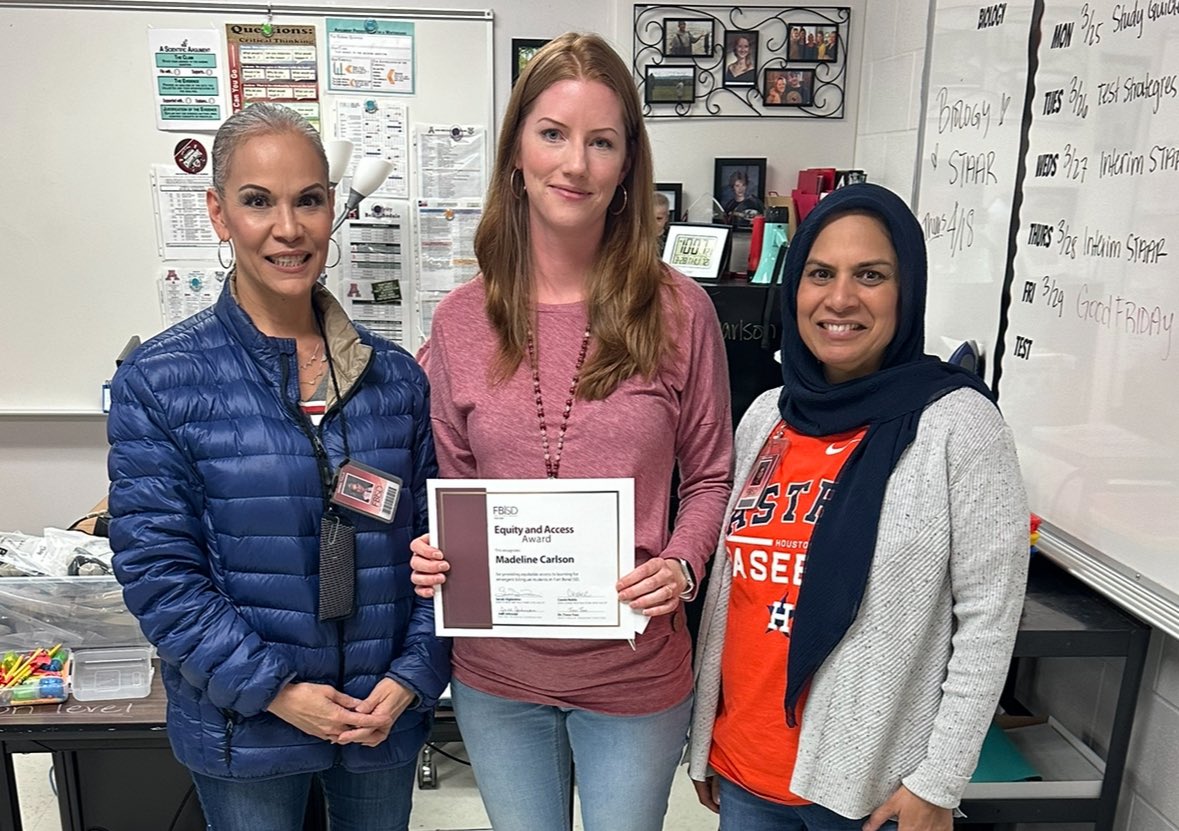 🙌 Madeline Carlson deserves a round of applause for earning the Equity and Access Award, recognizing her unwavering commitment to uplift emergent bilingual students! @SFAHS_Bulldogs @FortBendISD #EquityandAccess