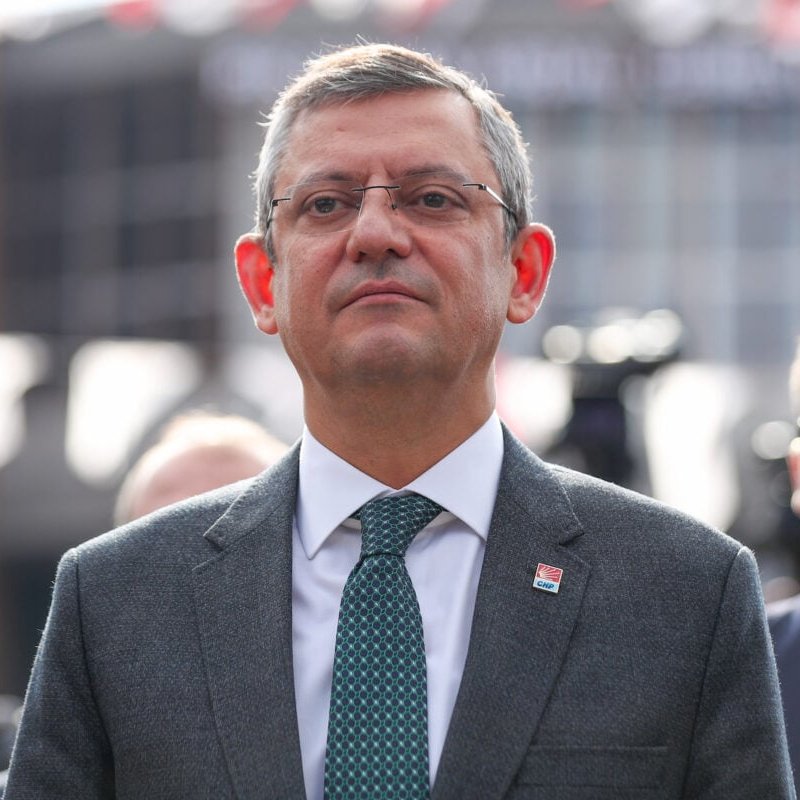 bpthaber's tweet photo. Özgür Özel, ses tellerinin ardından bugün de gözünden ameliyat oldu. https://t.co/ob6PBpVnfK