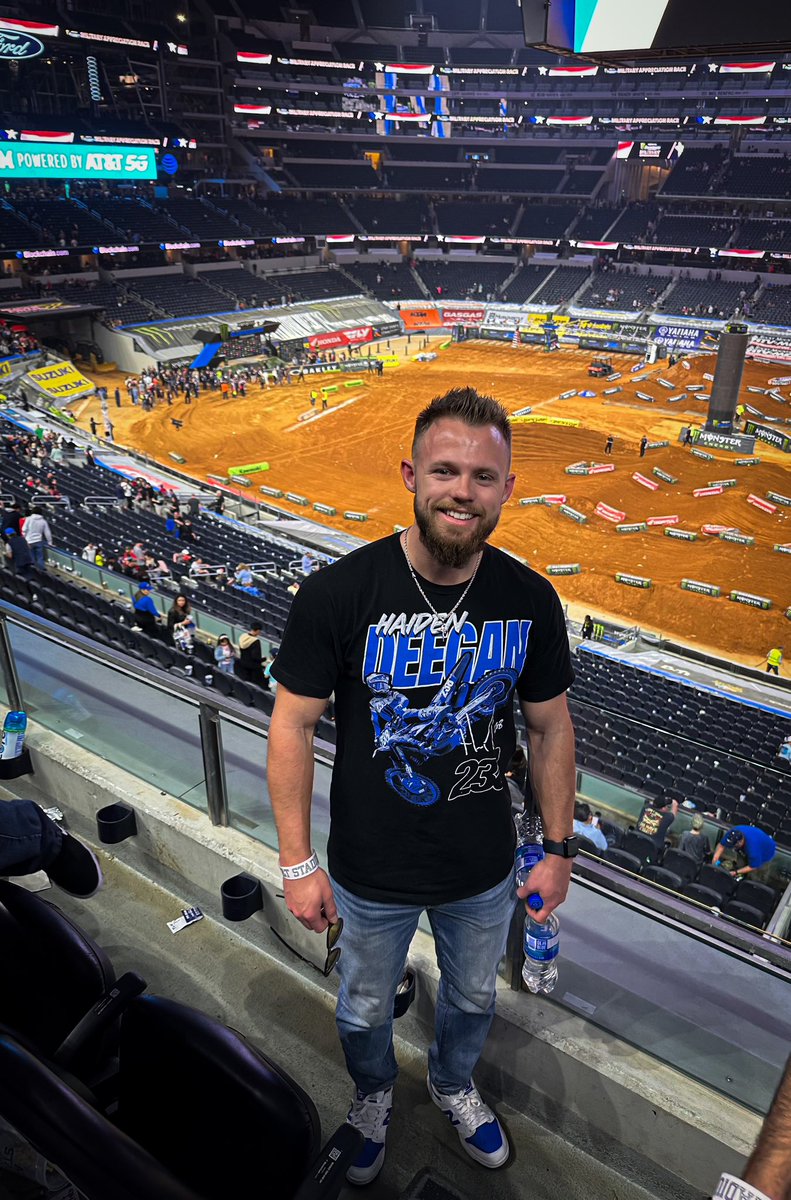Life update: I just moved to St. Louis. Competed in a bodybuilding show as a natty, watched some dirt bikes, Sabrina still fine. And as always God is good