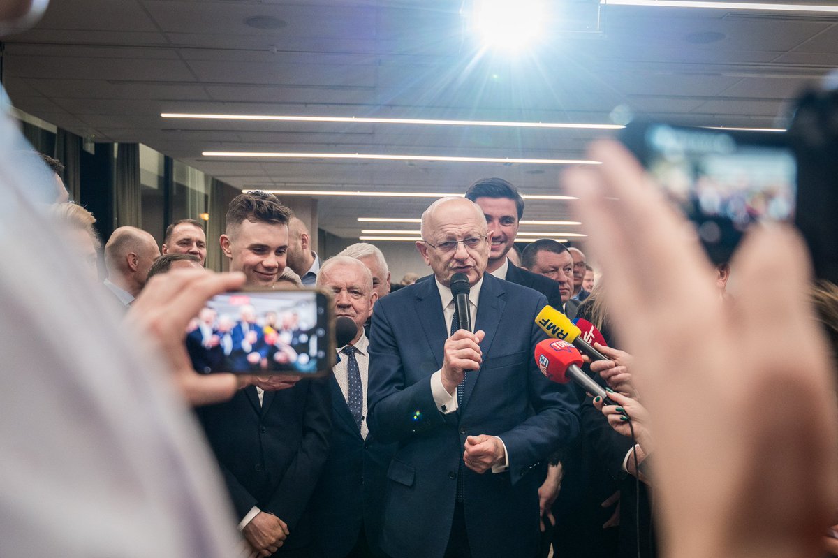 Kocham Lublin ❤️ Dziękuję wszystkim, którzy wzięli dziś udział w wyborach samorządowych. Oficjalne wyniki wyborów na prezydenta Lublina i do Rady Miasta poznamy nad ranem, ale zapewniam, że wraz z moją drużyną jestem gotowy do dalszej pracy dla naszego wspaniałego miasta.