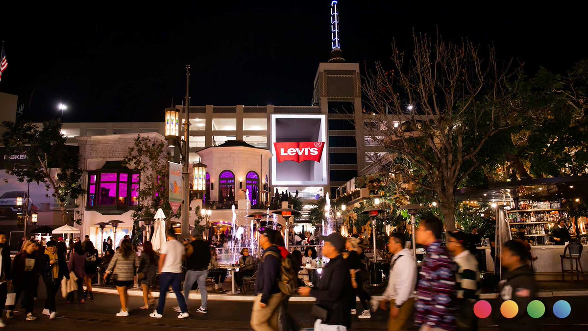 Advertising in lifestyle centers is a great way for brands to reach affluent consumers, and we’ve got media in 12 of Southern California’s toniest and trendiest. #thegrove #americanaatbrand #carusoproperties #losangeles #lifestylecenter