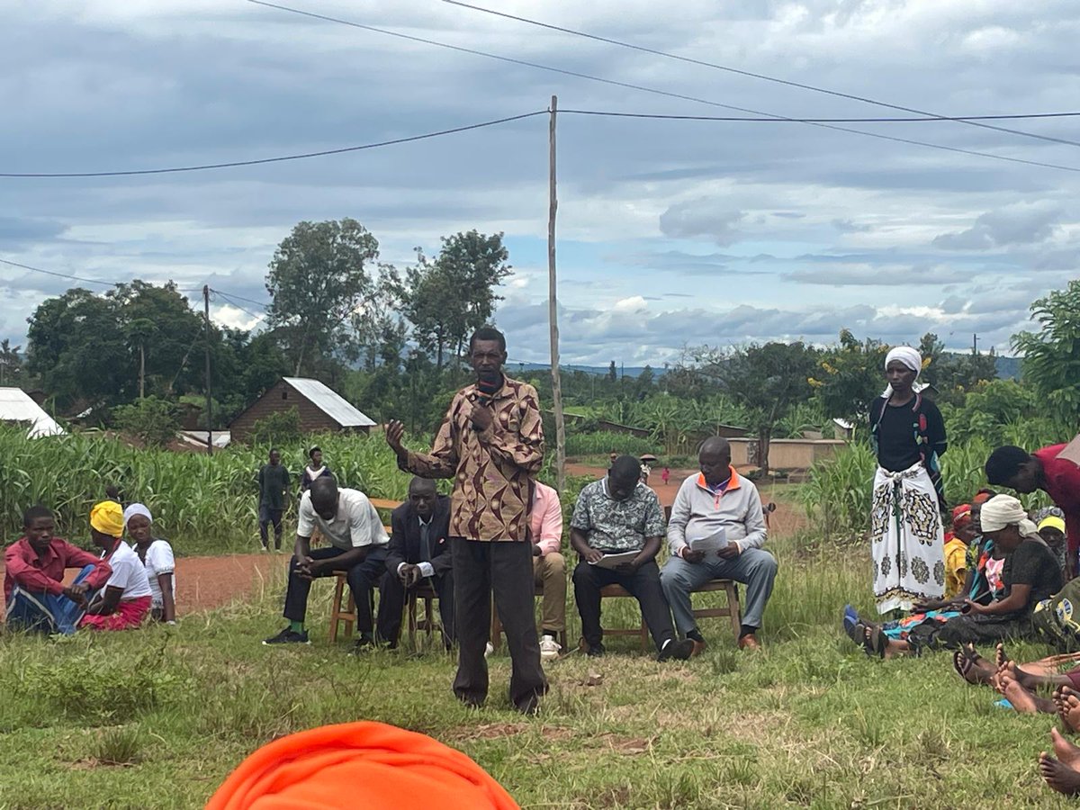 At a commemoration event today to mark the 30th annv of the genocide against the Tutsis, a man asks to speak after hearing a survivor's story. 'I was one of the people who killed here. We brought machetes and just killed. What we did is unimaginable and I feel such shame' #Rwanda