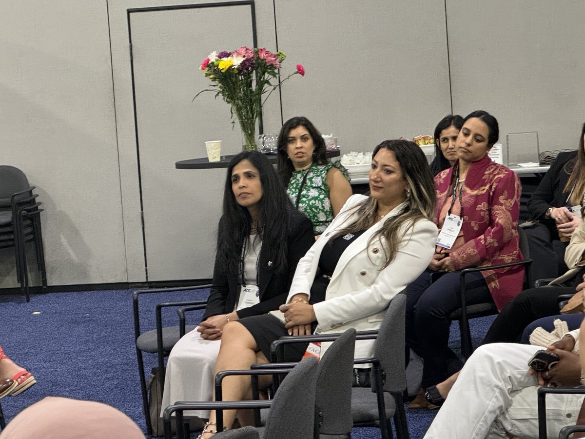 Such an inspiring and informative session at the #ACC24 #WIClounge on Integrating Motherhood & Fatherhood into our cardiologist life moderated by @DrRosanel and @KTamirisaMD ! @ACCinTouch #ACCWIC