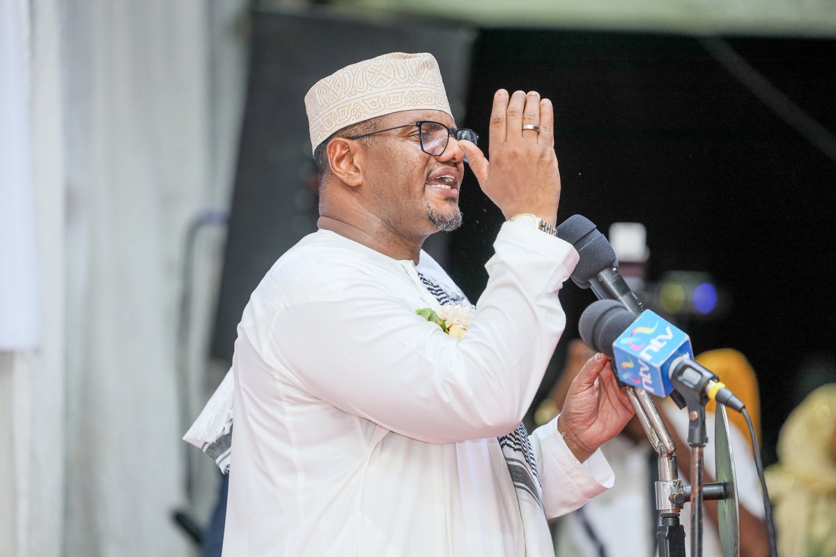 COAST LEADERS AT IFTAR DINNER IN MOMBASA The Iftar dinner hosted by the East African Legislative Assembly (EALA) Member, Hon Hassan Omar, for all Coast leaders and invited guests at Mbaraki Sports Ground in Mombasa town this evening was a great get-together for us all. It