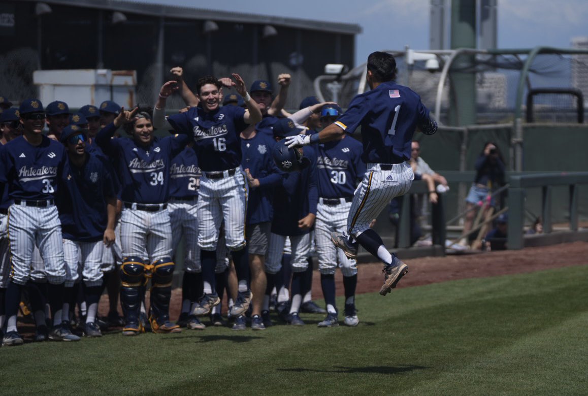 UCI came into this weekend outscoring opponents 33-5 in the 1st inning this year. They continue that trend here as all nine batters came to the plate. Keyed by Jo Oyama’s 2-run oppo-taco HR, @UCIbsb goes up 4-0 on UCSB thru one.
