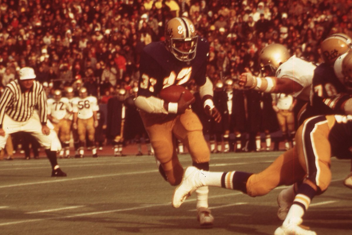 Happy birthday to another @Pitt_FB 🐐, @Tony_Dorsett! 🔵🟡🎉🎊