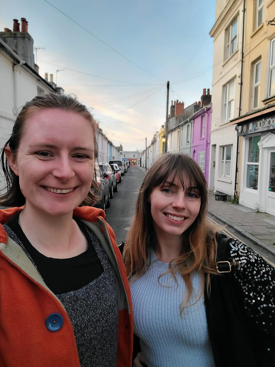 Wonderful weekend supporting my (very brilliant) friend Heather, who ran the @BrightonMarathn in impressive time for @alzheimerssoc. There's still time to donate! justgiving.com/fundraising/br…