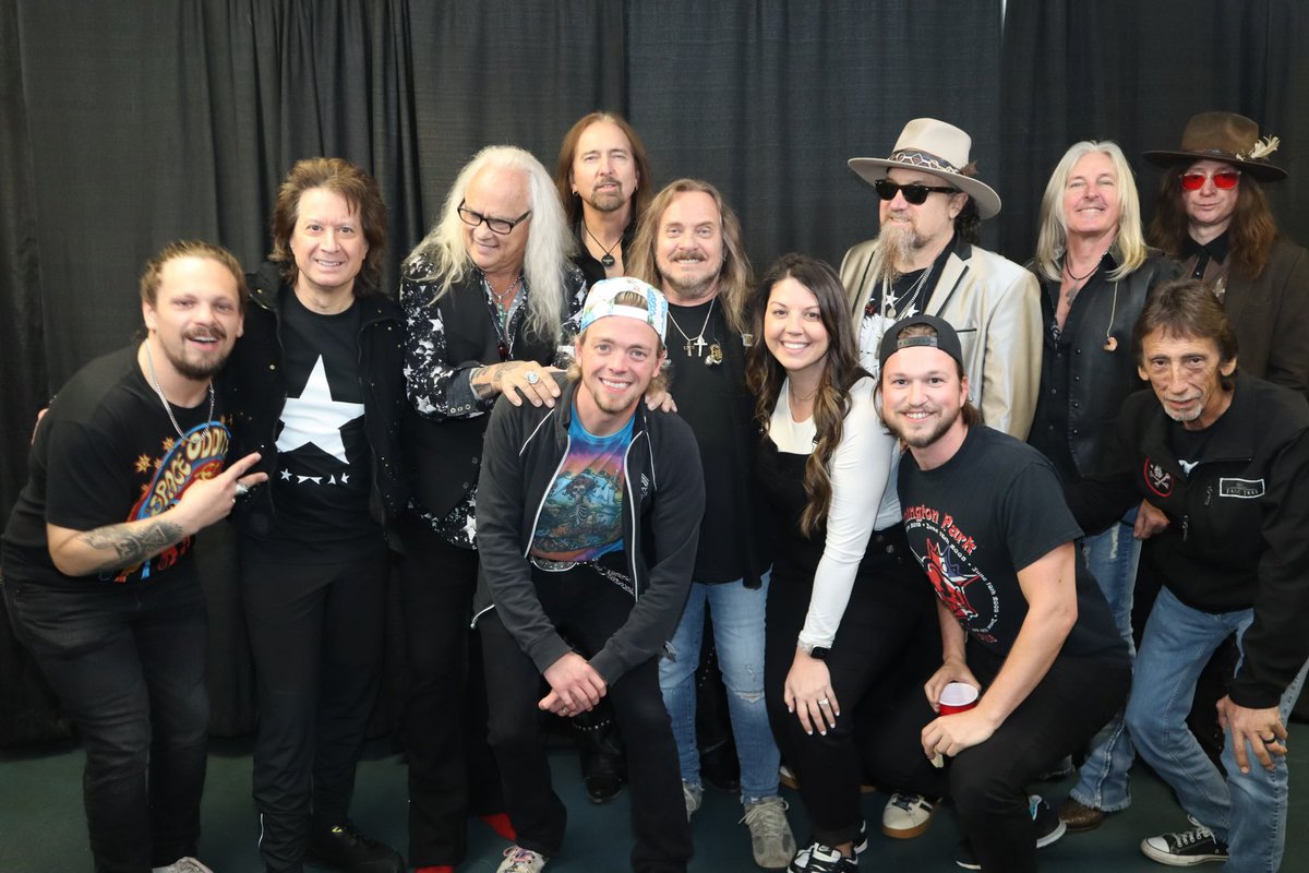 Little photo bomb with @Skynyrd