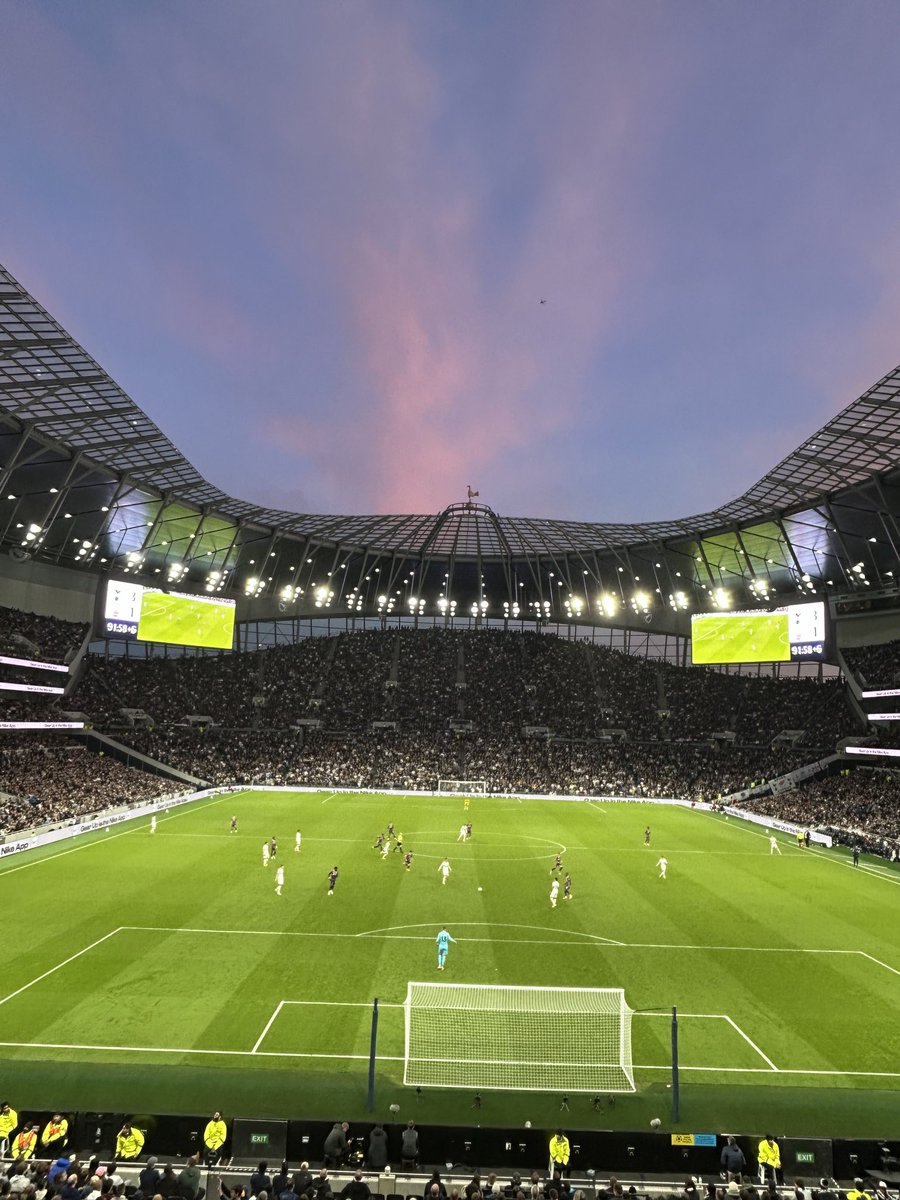 Pink sky at night…the future is white 💪 COYS