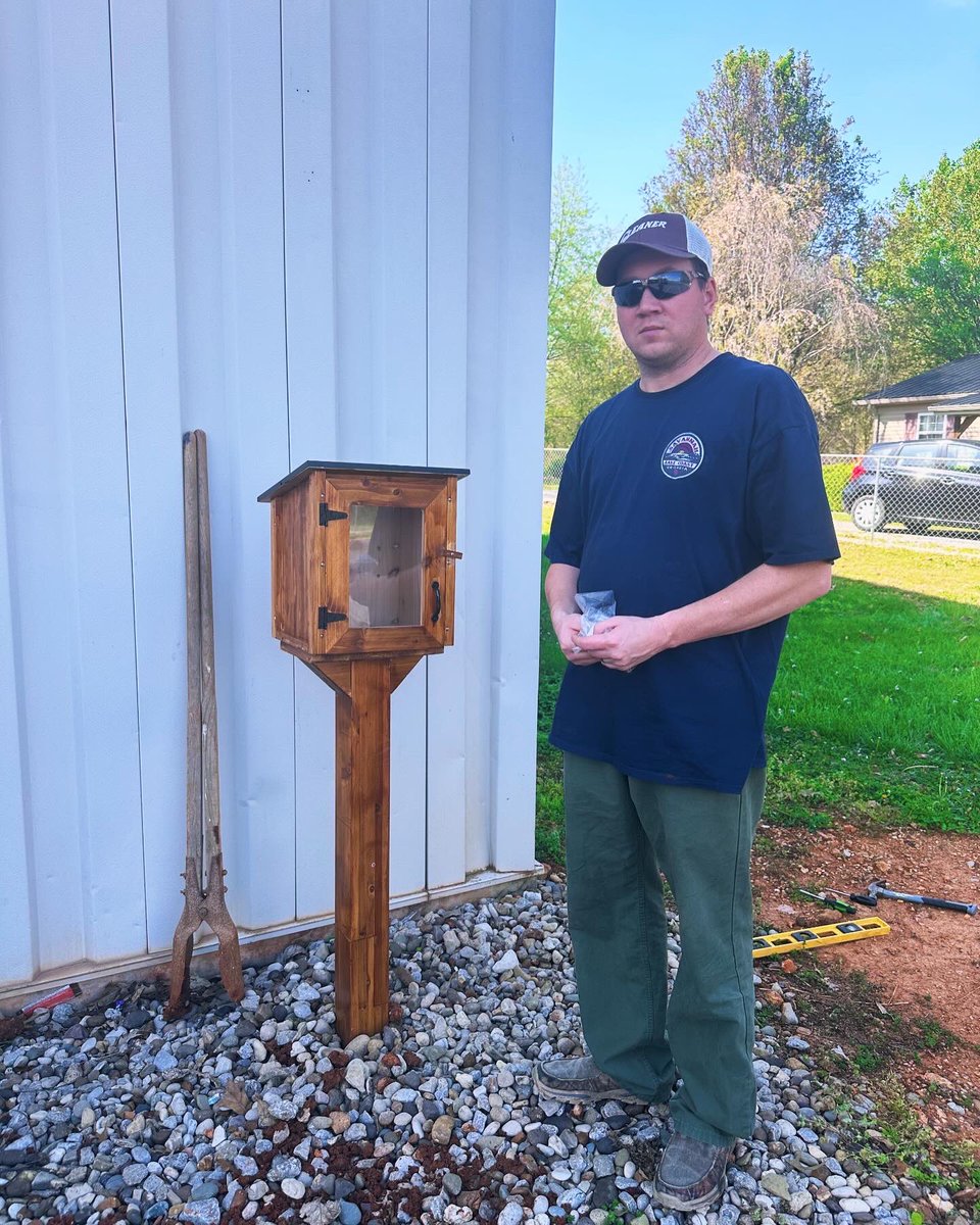 LibraryLe's tweet image. Thanks to my husband Eric, we finally have a Free Little Library! This was purchased with Scholastic Dollars earned during our last book fair. I can’t wait for our LeGrande Community to put it to good use! #onehartky #onehartlms #freelittlelibrary