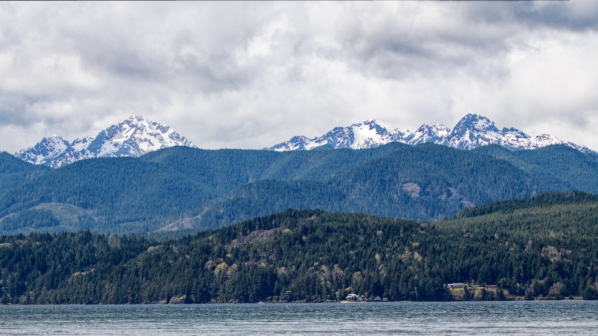 chingsemb's tweet image. A few shots this afternoon in Seabeck watching clouds arrive over the Olympics @ShannonODKOMO @Rebecca_Weather @komonews