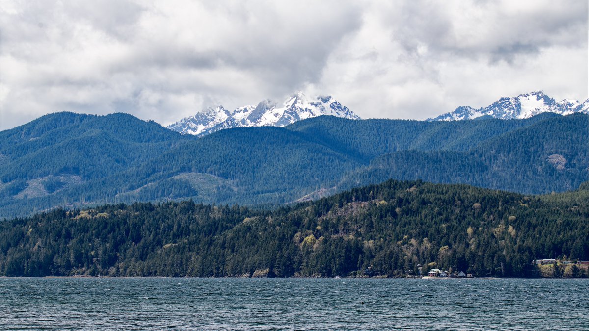 chingsemb's tweet image. A few shots this afternoon in Seabeck watching clouds arrive over the Olympics @ShannonODKOMO @Rebecca_Weather @komonews