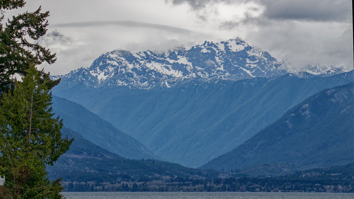 chingsemb's tweet image. A few shots this afternoon in Seabeck watching clouds arrive over the Olympics @ShannonODKOMO @Rebecca_Weather @komonews