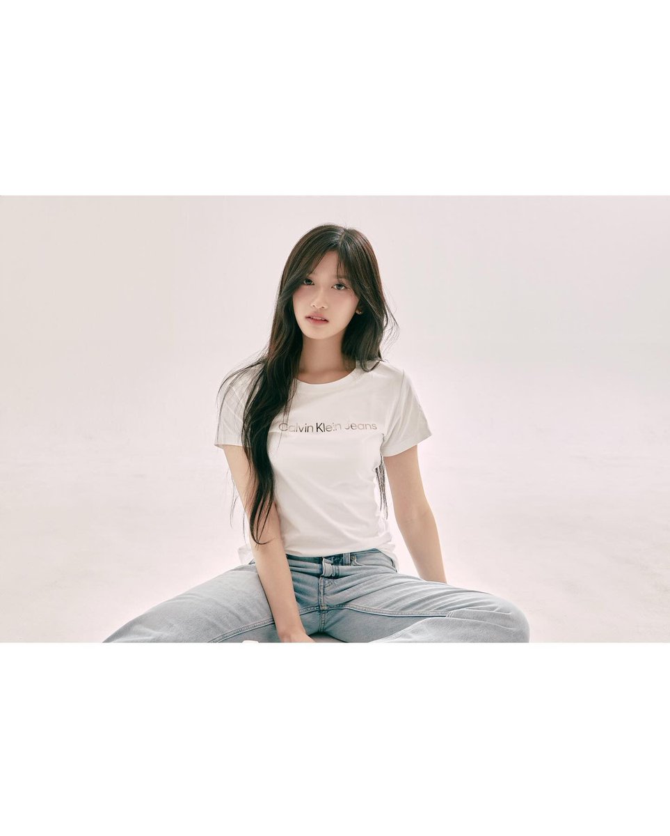 leeseo instagram update with Calvin Klein
