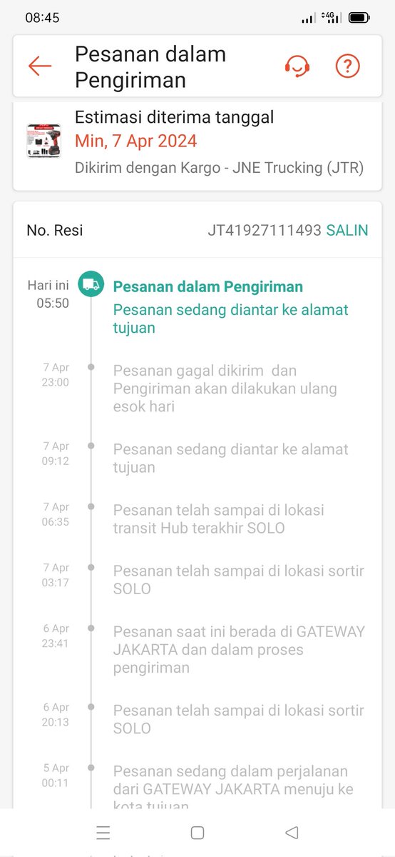 novadhilla's tweet photo. Tanggal 8 nih @JNECare , @JNE_ID 
Keraguan saya benar kan?
Memang Busuk dari pusat sampai daerah,..
@MediaKonsumenID @ShopeeID 
Dikirim ulang, status update baru dibikin pagi jam 8. https://t.co/8Fbi5KcsjY