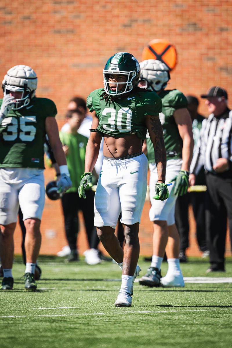 Gelo_Grose's tweet photo. #15 Angelo Grose
#30 Aveon Grose
Michigan State Spring Football https://t.co/RkSDxAzAsr