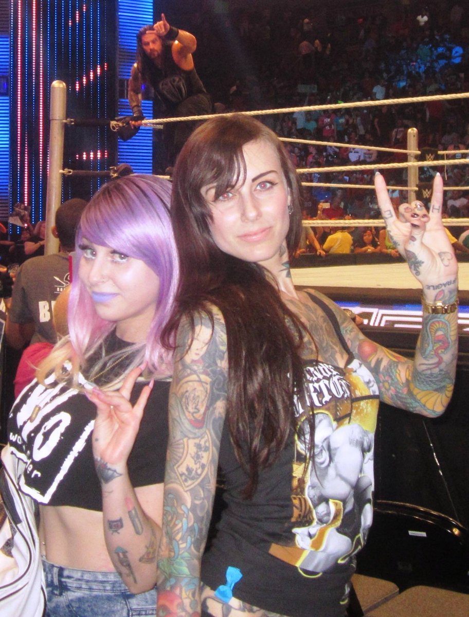 that one time Serena and I got photobombed by <a href="/WWERomanReigns/">Roman Reigns</a>