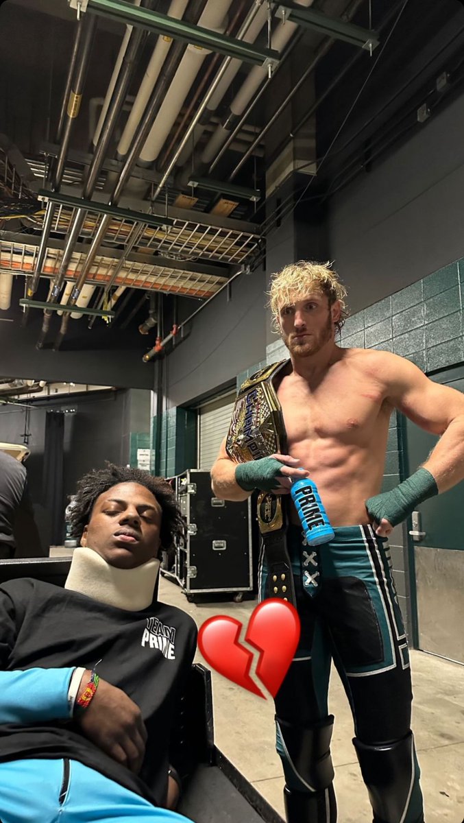 SpeedUpdates1's tweet photo. Speed and Logan Paul remade the KSI pic 😂 #WrestleMania https://t.co/lCG495f3x6