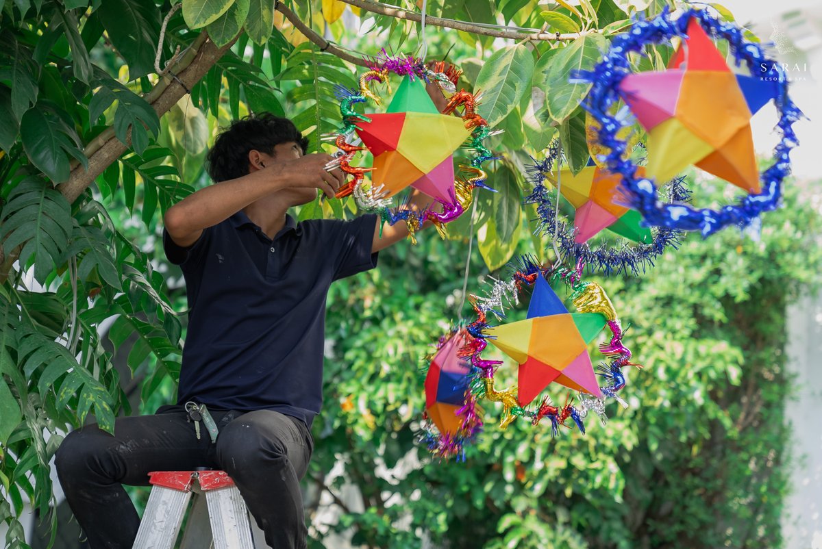 SaraiResort's tweet photo. Preparing for Khmer New Year with festive decorations! Stay tuned for the colorful celebration ahead
.
.
.
https://t.co/Tl9nhTWjez
𝐓𝐞𝐥 : (+𝟖𝟓𝟓) 𝟗𝟑 𝟗𝟔𝟐 𝟐𝟎𝟎
𝐖𝐚𝐭 𝐃𝐚𝐦𝐧𝐚𝐤 𝐕𝐢𝐥𝐥𝐚𝐠𝐞 𝐒𝐚𝐧𝐠𝐤𝐚𝐭 𝐒𝐚𝐥𝐚 𝐊𝐨𝐦𝐫𝐞𝐮𝐤   𝐒𝐢𝐞𝐦 𝐑𝐞𝐚𝐩, 𝐂𝐚𝐦𝐛𝐨𝐝𝐢𝐚 https://t.co/TpXSs7J9eu