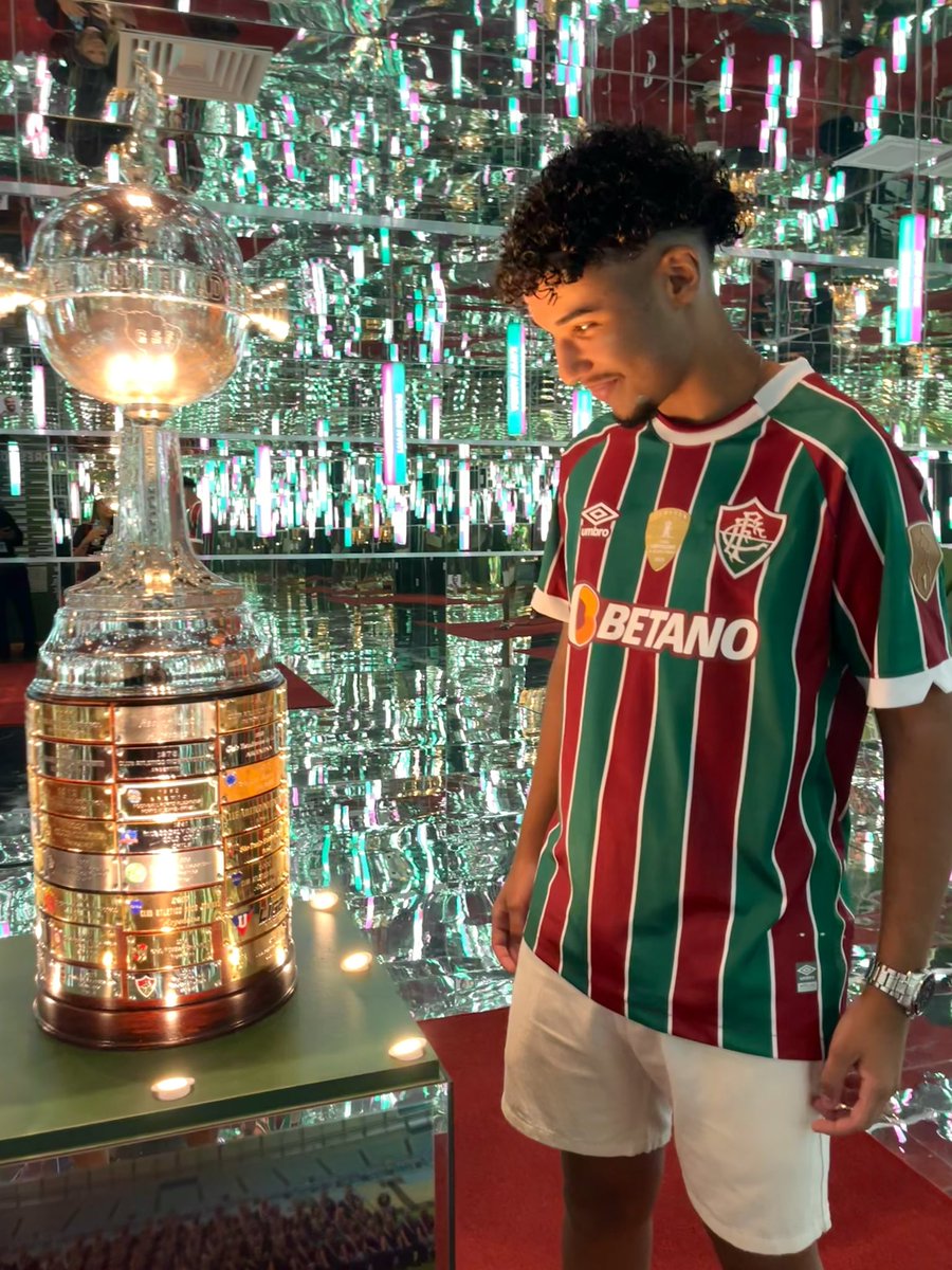 lucaaasmend's tweet image. “Se quereis saber o futuro do Fluminense, olhai para o seu passado. A história tricolor traduz a predestinação para a glória.”

~Nelson Rodrigues