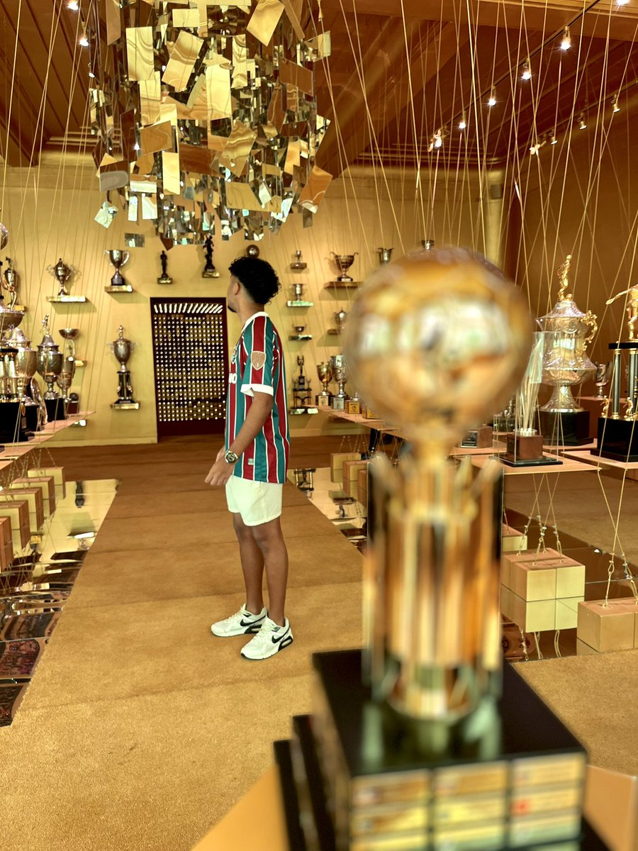 lucaaasmend's tweet image. “Se quereis saber o futuro do Fluminense, olhai para o seu passado. A história tricolor traduz a predestinação para a glória.”

~Nelson Rodrigues