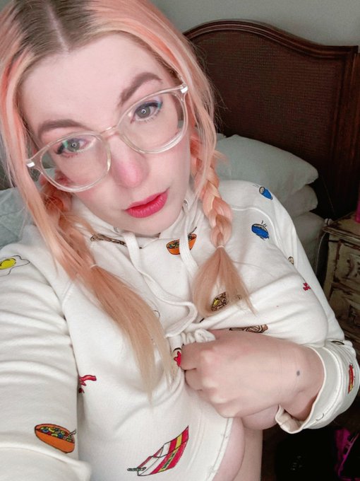 something something milky tiddies https://t.co/LCcs2ytPzC