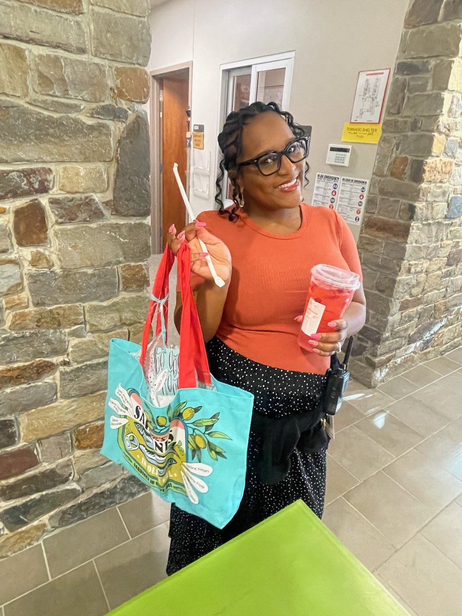 Angela Miller tweet media