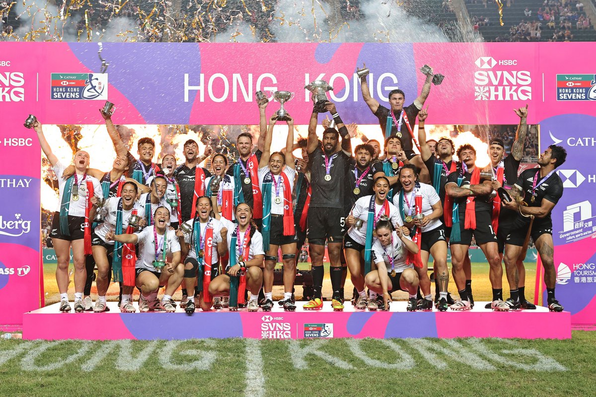 HIGHLIGHTS | 🏉 Double Triumph for New Zealand at Hong Kong Sevens! Both the men's and women's teams clinched gold, setting the stage for an electrifying finale in Singapore. 
➡️ 7bamboosrugby.com/highlights-cat…
#HongKongSevens #RugbySevens #NewZealandVictory