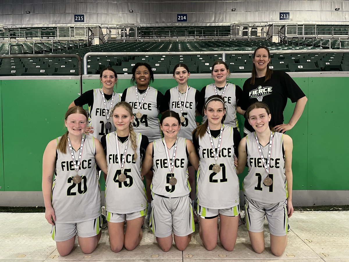 Congratulations to our 17U team on a fantastic first tournament at the Jr. Grand AM! The 17Us played TEAM basketball and came away consolation CHAMPIONS going 3-1 with their only loss coming in the first game in overtime! Keep up the great work!
#fmfierce #befierce #fiercefam