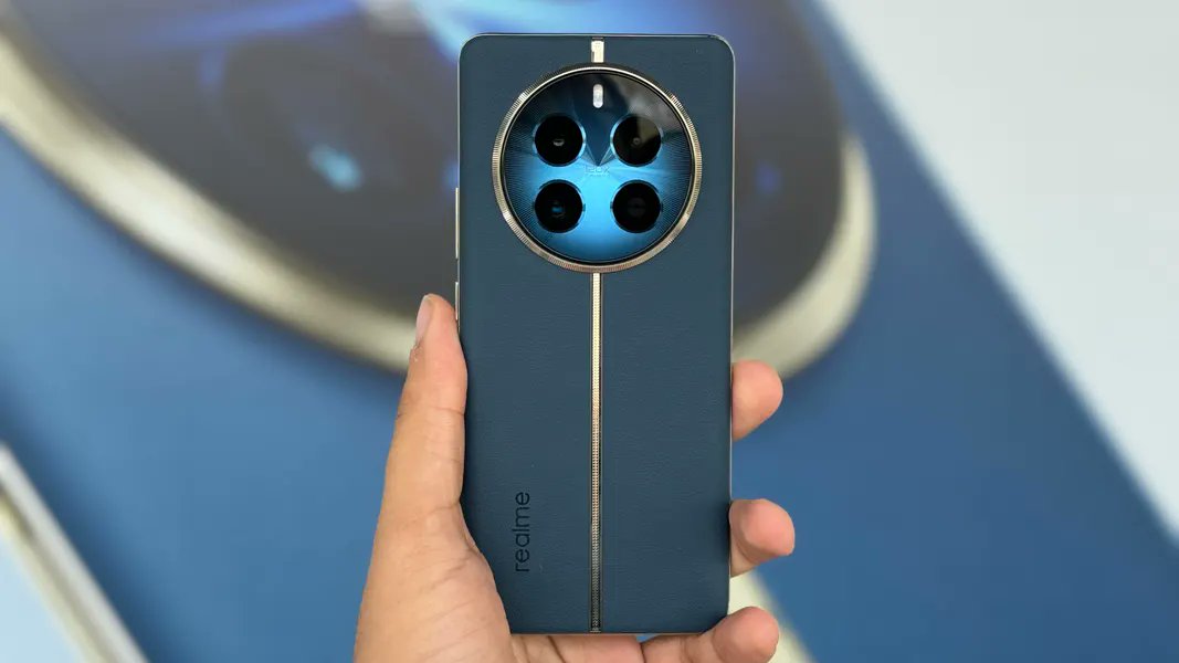 lojaLETLOR's tweet photo. O Realme 12 Pro Plus, lançado recentemente no mercado brasileiro, promete revolucionar a experiência dos usuários de smartphones. 
https://t.co/6iCuyqwgy6 https://t.co/b8LkuFR3mR