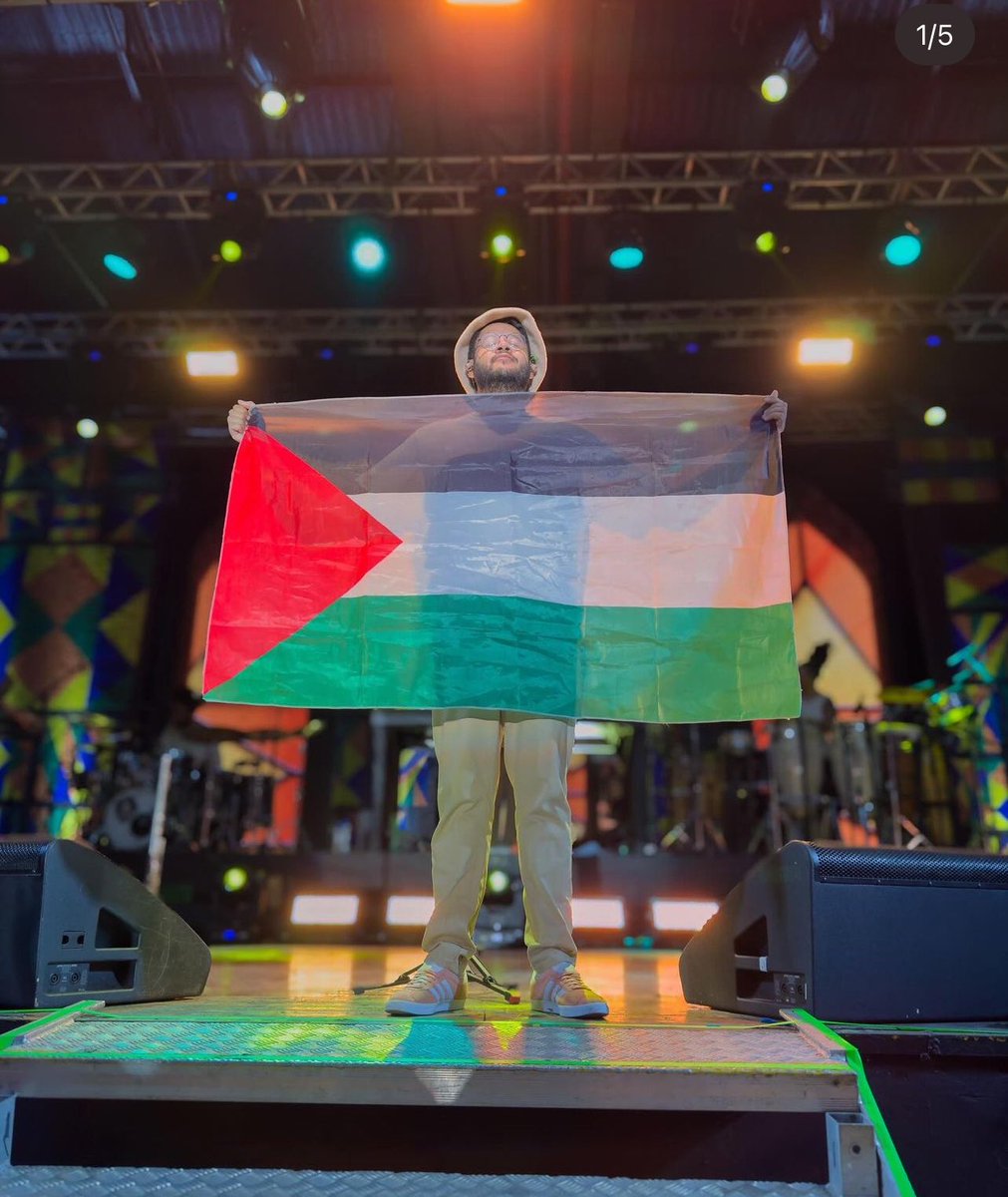 fernandapsol's tweet photo. Show do Emicida em Porto Alegre

🇵🇸 https://t.co/rziJd7HyXl