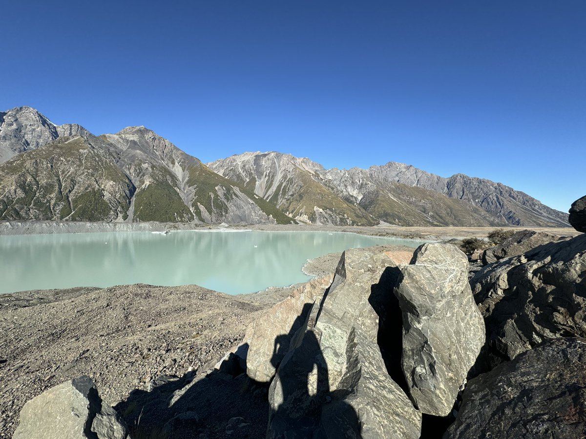 roddystjames_'s tweet photo. “If a beautiful scene occurs and no one captures it in a photo, does it still have an impact?”

I rarely pictures on my phone to preserve moments but does that make them more real? https://t.co/XoDfAEExTb