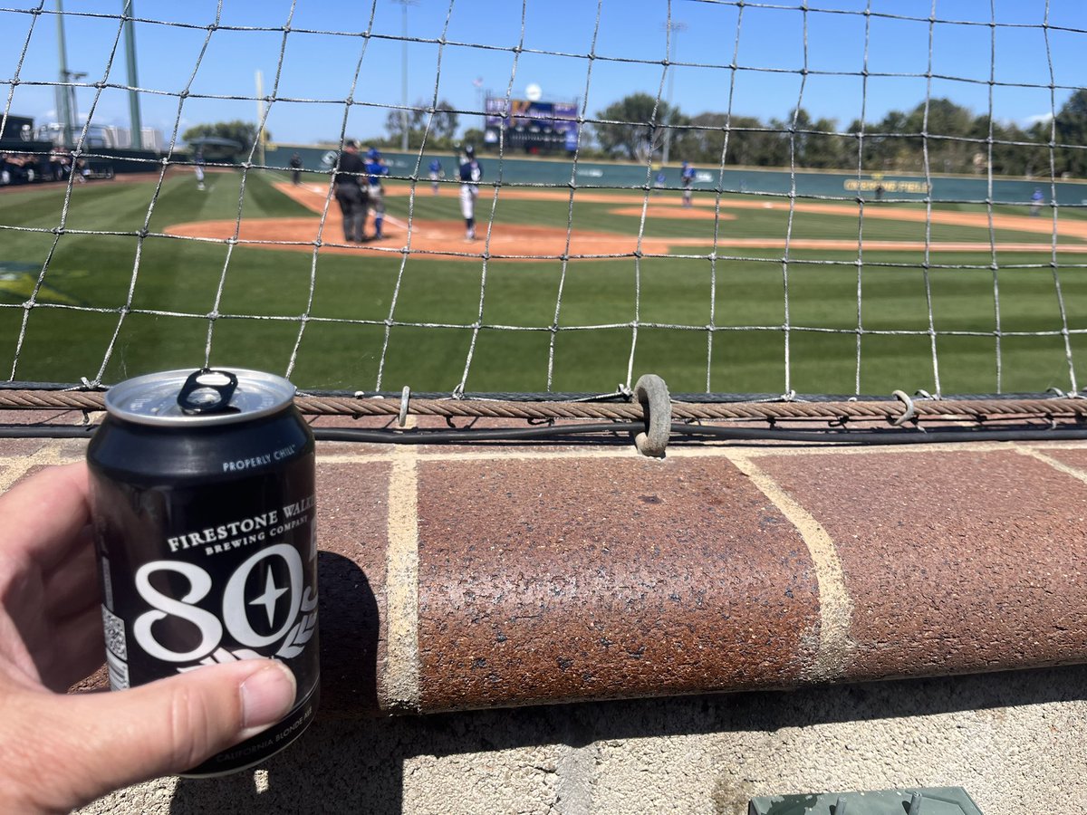 Not much action of late. @UCIbsb frosh starter Brandon Luu had a 1-hitter going til finally giving up two hits and a run in the 7th. Anteaters lead 9-1 going to B7 @805Beer