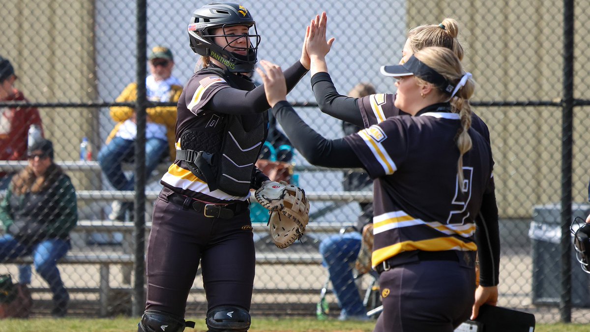 RECAP I @ODU_Softball added two more to the win column after completing the Sunday sweep against the Oilers! #ClawsOut 📰: bit.ly/43RrjlD