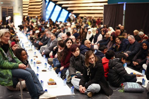 🏴󠁧󠁢󠁳󠁣󠁴󠁿☪️ On Thursday 4th April, <a href="/VADundee/">V&A Dundee</a> hosted Scotland’s first-ever Open Iftar.

Many other places across the UK held similar events which is aimed at bringing inclusiveness across different communities to break fasting together during Ramadan.