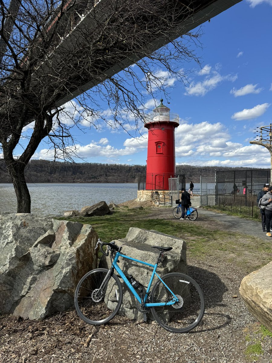 mcsheffrey's tweet photo. Combined two of my favorite bike rides in NYC, Central Park 🤝 Hudson River Greenway https://t.co/XeHtWTS4Q4