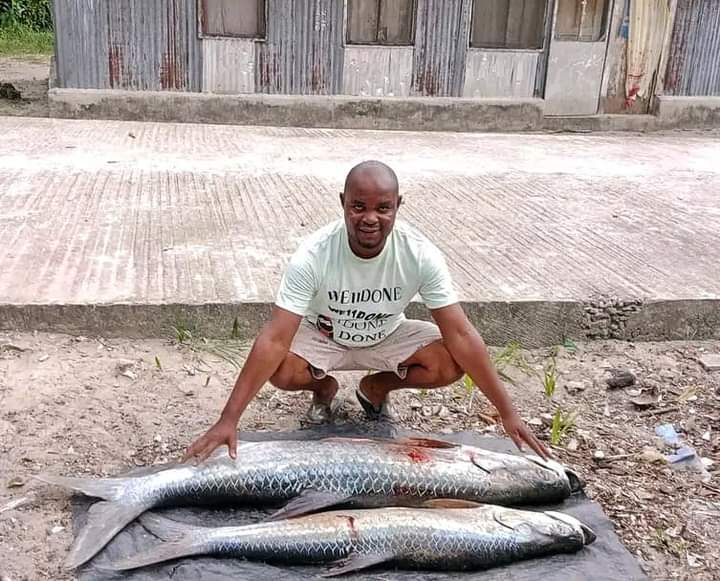 Captured in Akassa, Bayelsa State, this photo showcases the abundant harvest of a fisherman, symbolizing the resilience and dedication of those who make their livelihoods from the waters of the Atlantic Ocean.

Photo Credit: NigerDelta Insider