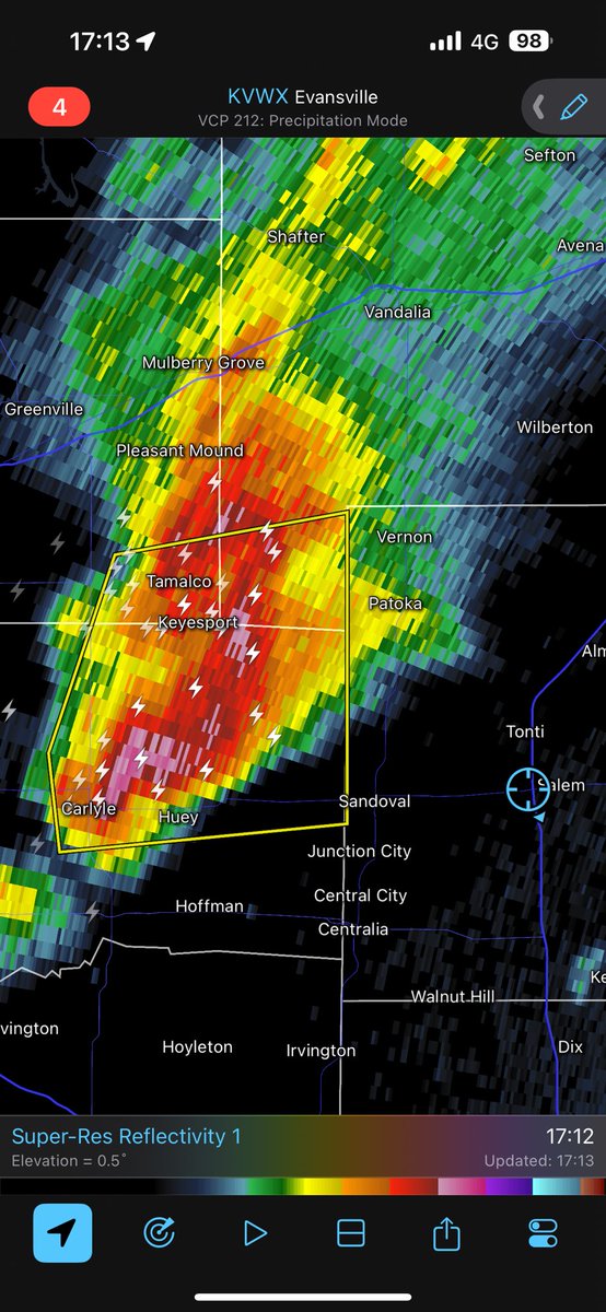 Nice storm on the way. Possible supercell, 1.2 inch hail reported. #Ilwx